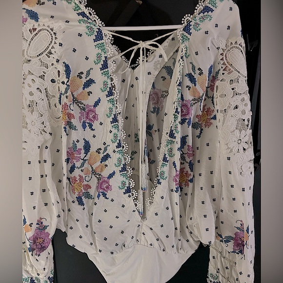 Floral Embroidered White Bodysuit - Picture 2 of 2